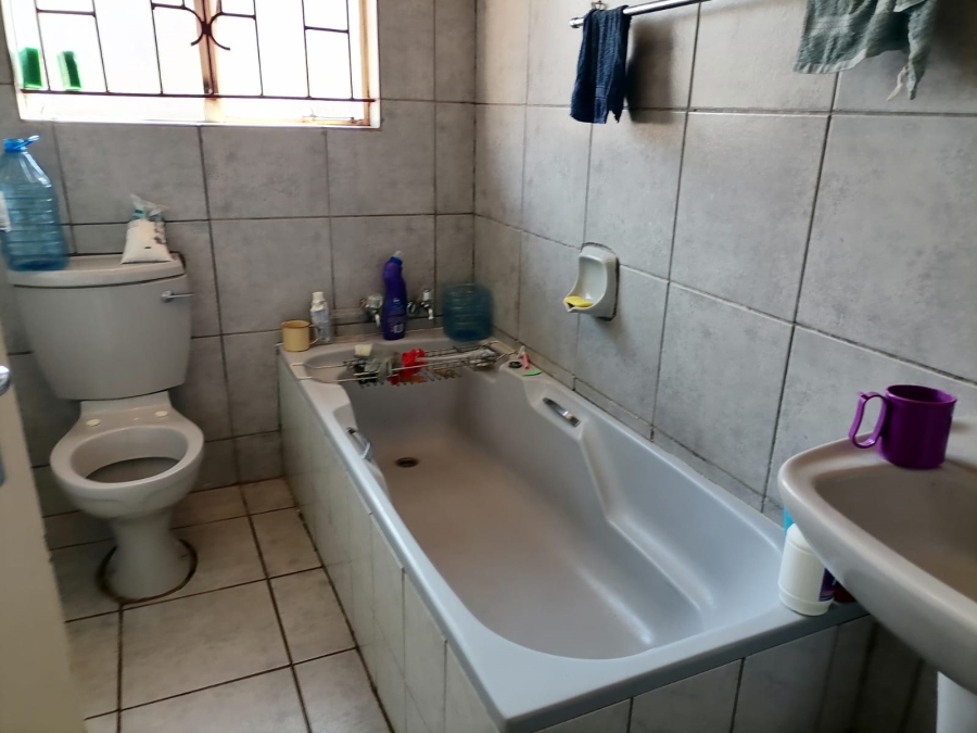 5 Bedroom Property for Sale in Tlhabane West North West